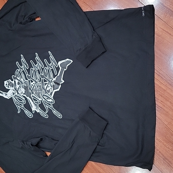 NWT Men's Jordan dri-fit long sleeve tee - Picture 3 of 7